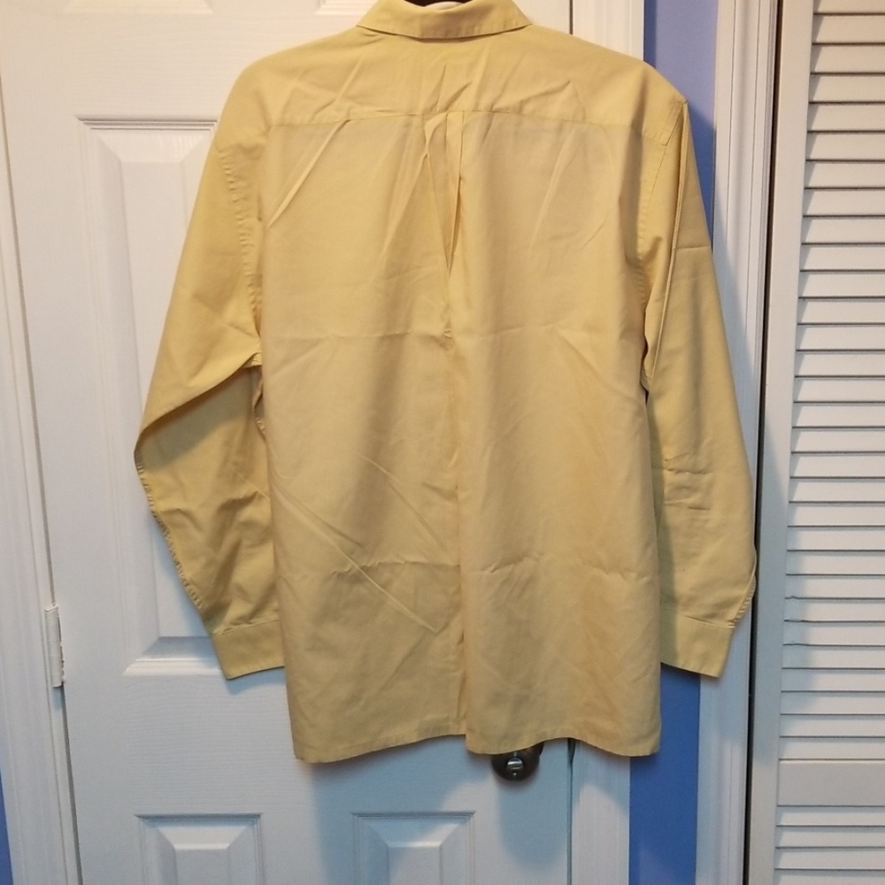 Button up - Picture 3 of 3